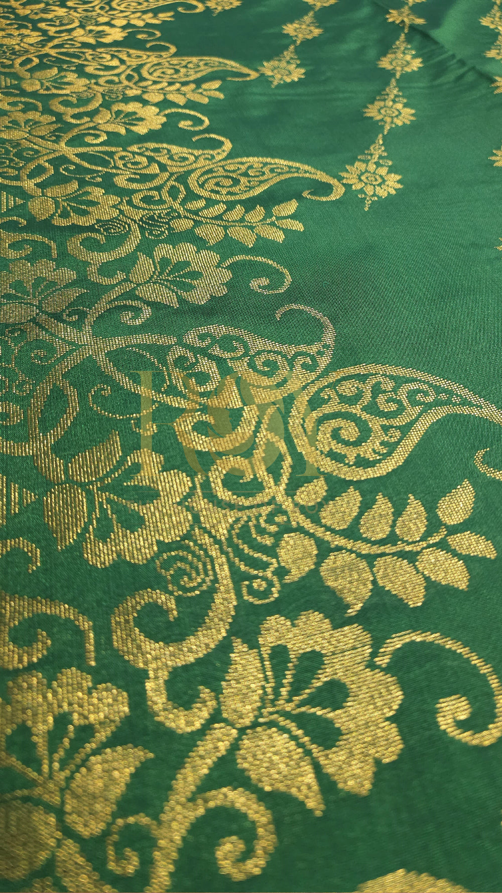 Bottle green turning border soft silk