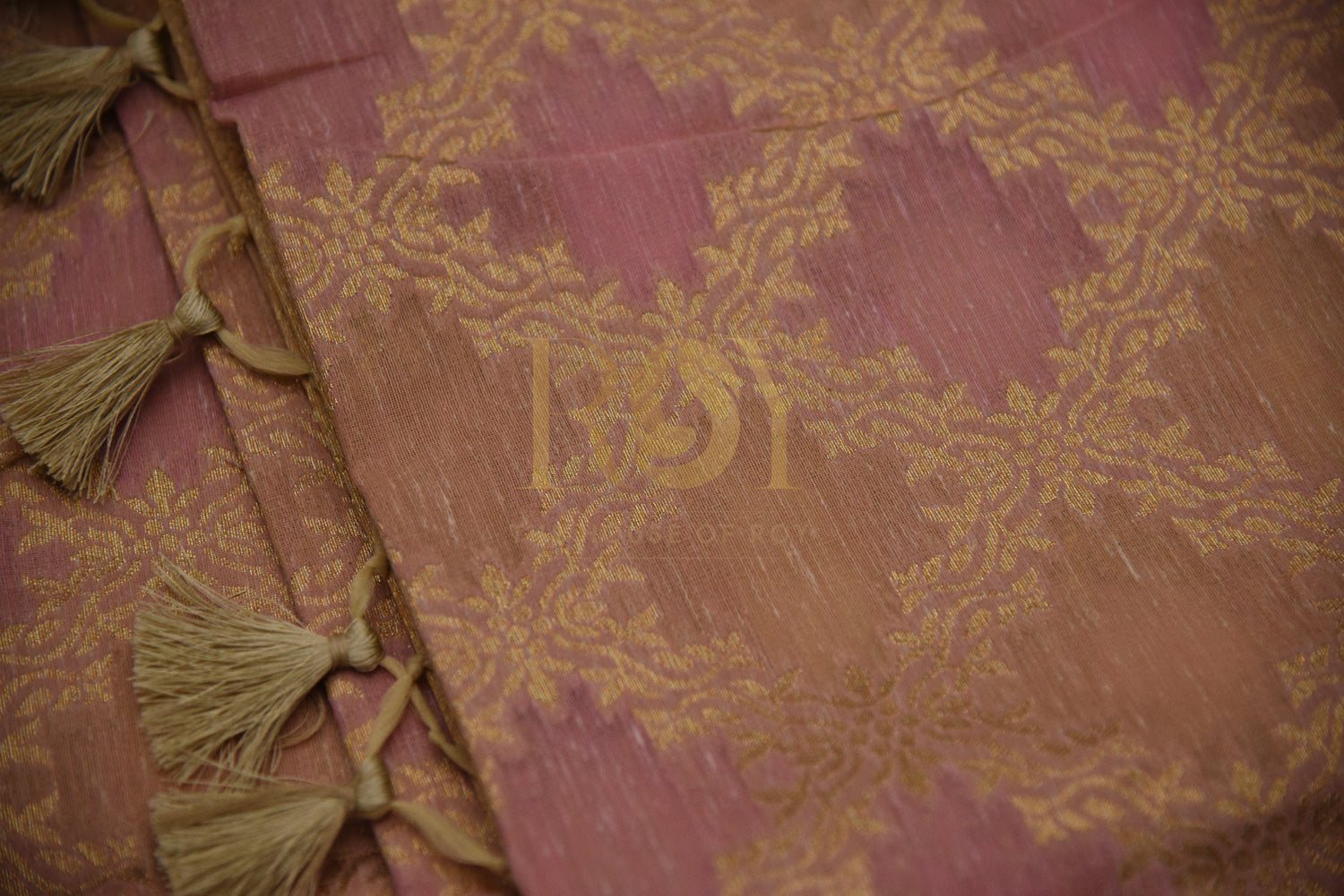 Chandheri linen silk weave pattern