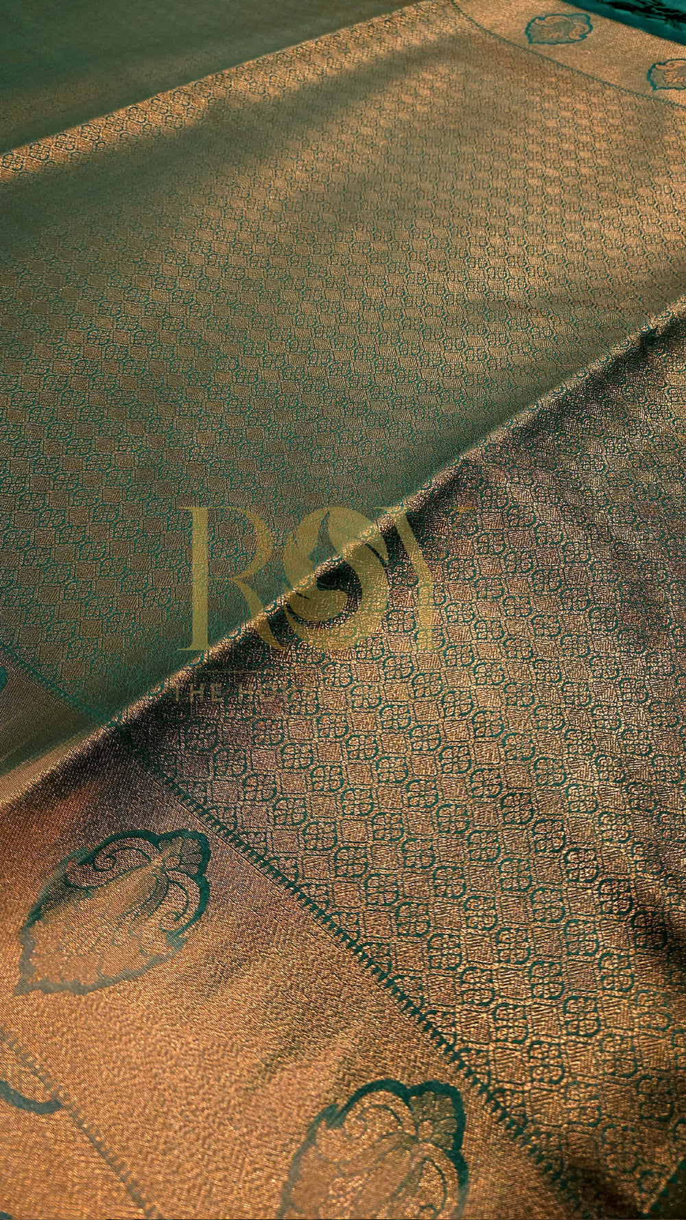 Ivory jacquard soft silk Green