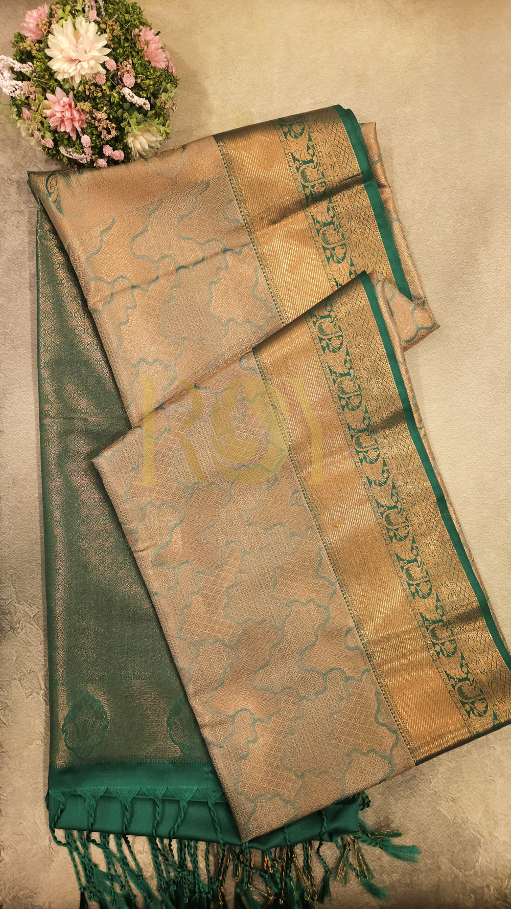 Ivory jacquard soft silk Green