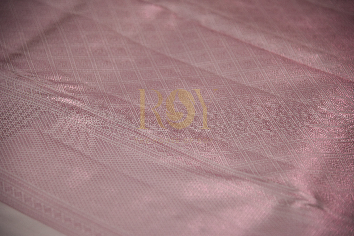 Ivory & Baby Pink Pure Kanchipuram Silk Saree with Zari Floral Jaal - Elegance Personified