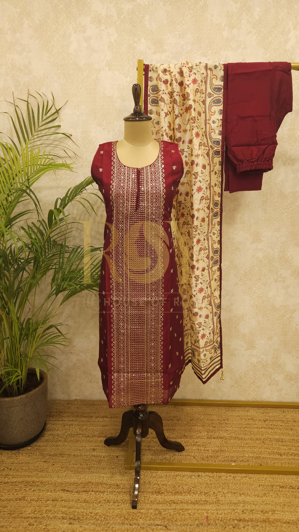 Maroon chudi set