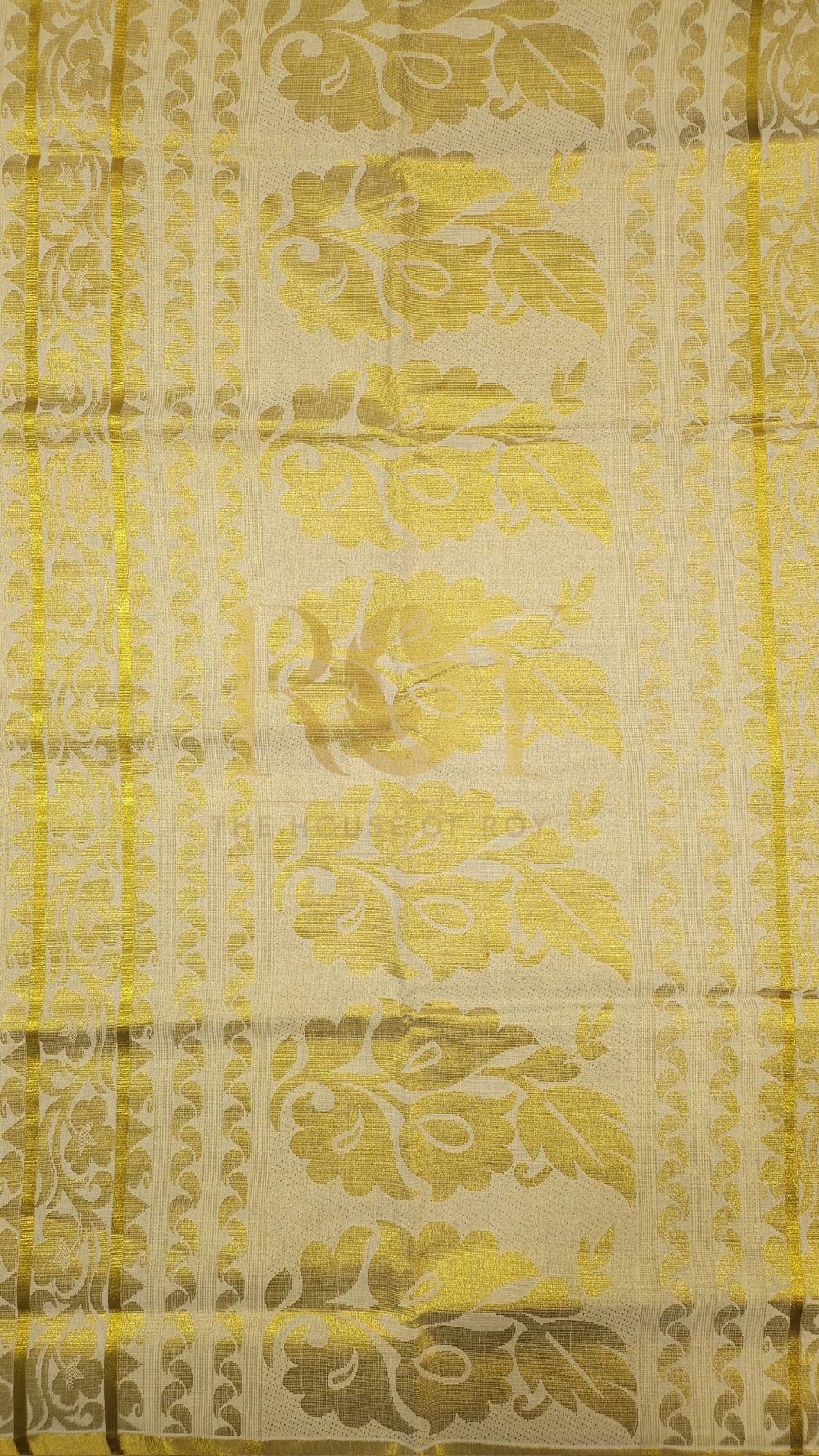 Vertical zari Kerala Kasavu saree