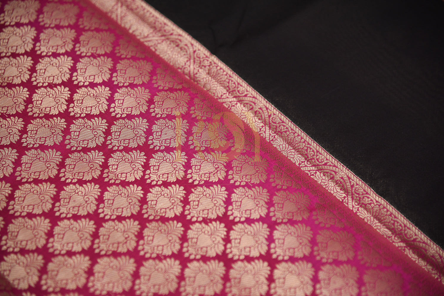 Banarasi Katan Silk Saree With Contrast Pallu black with pink