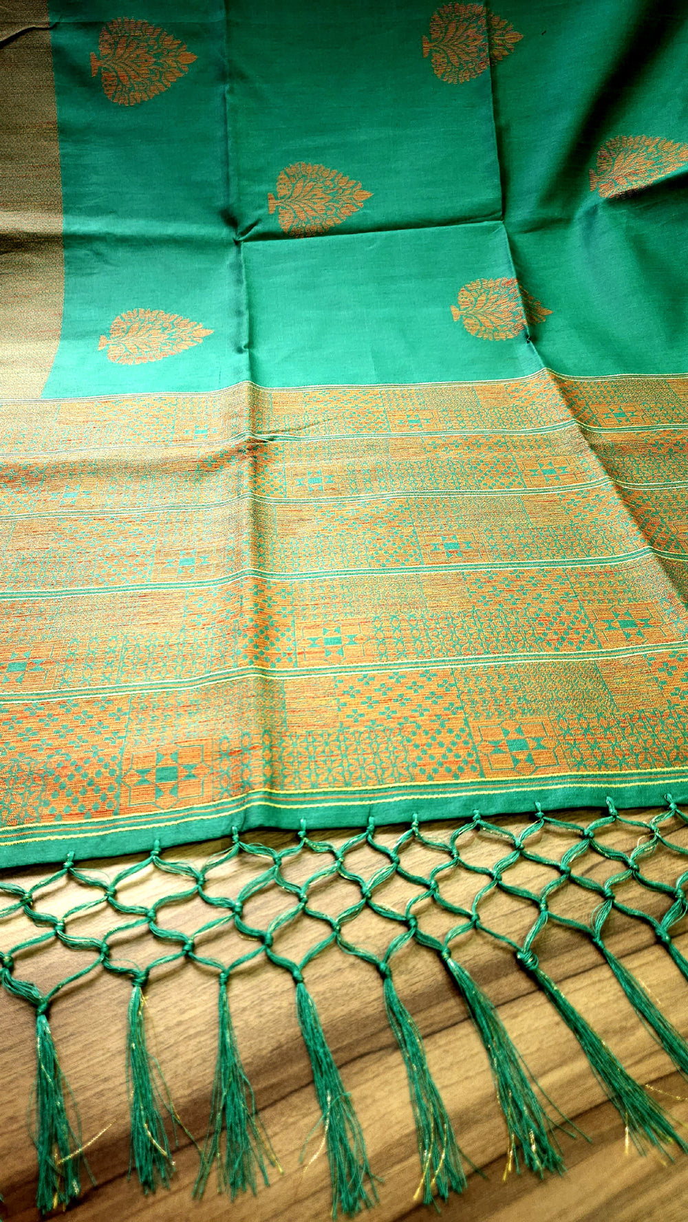 Dark Green Silk Cotton Saree with Jute Thread Border And Pallu