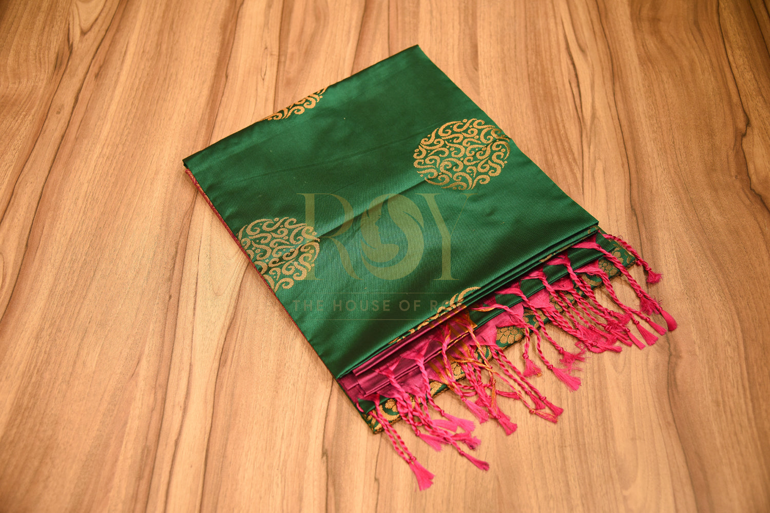 Soft silk saree with fancy sphere gold jari