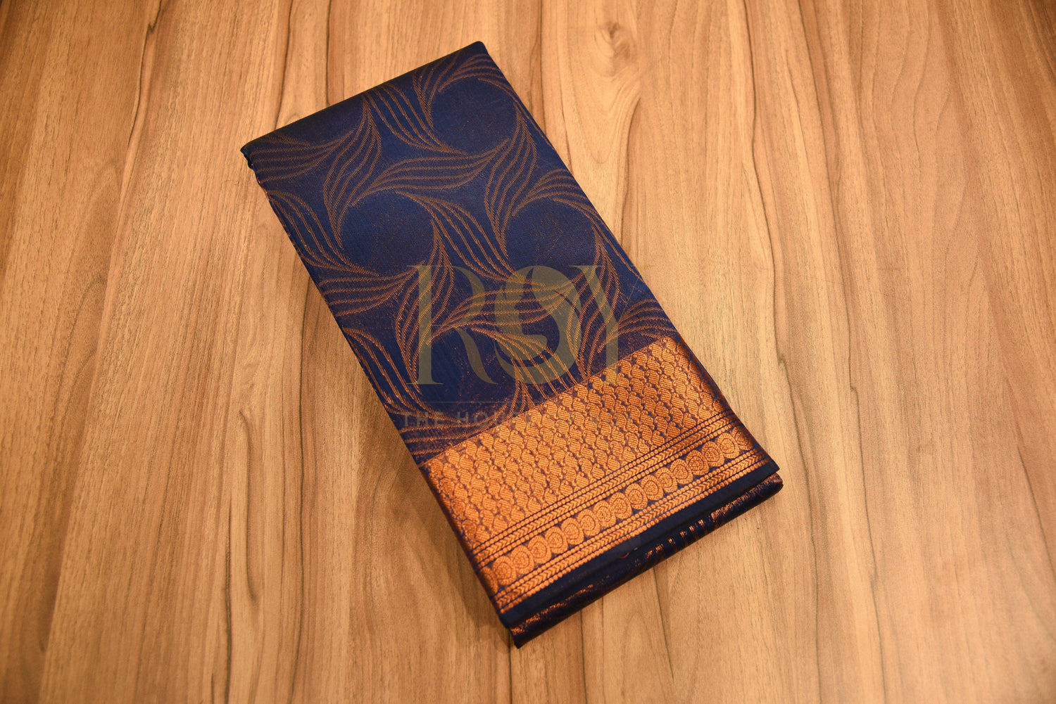 Cotton saree with fancy jari motif