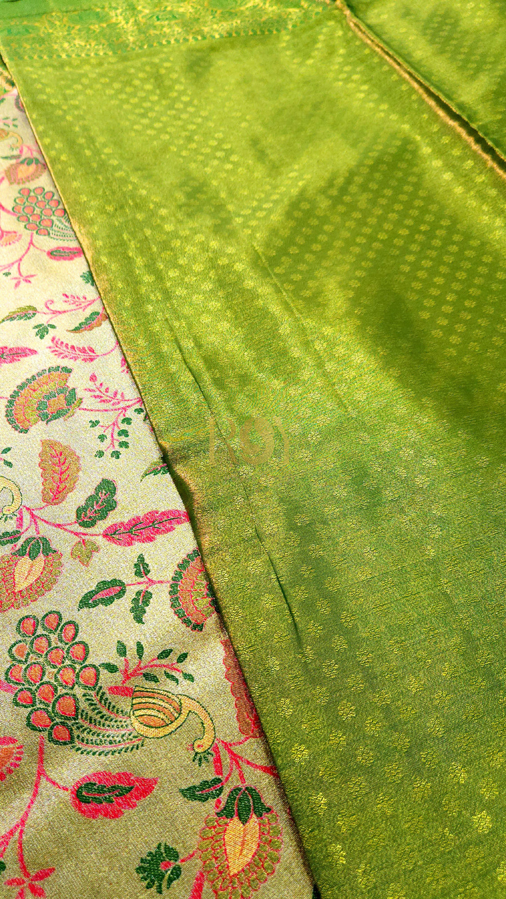 Peacock Jaal Silk Leaf green