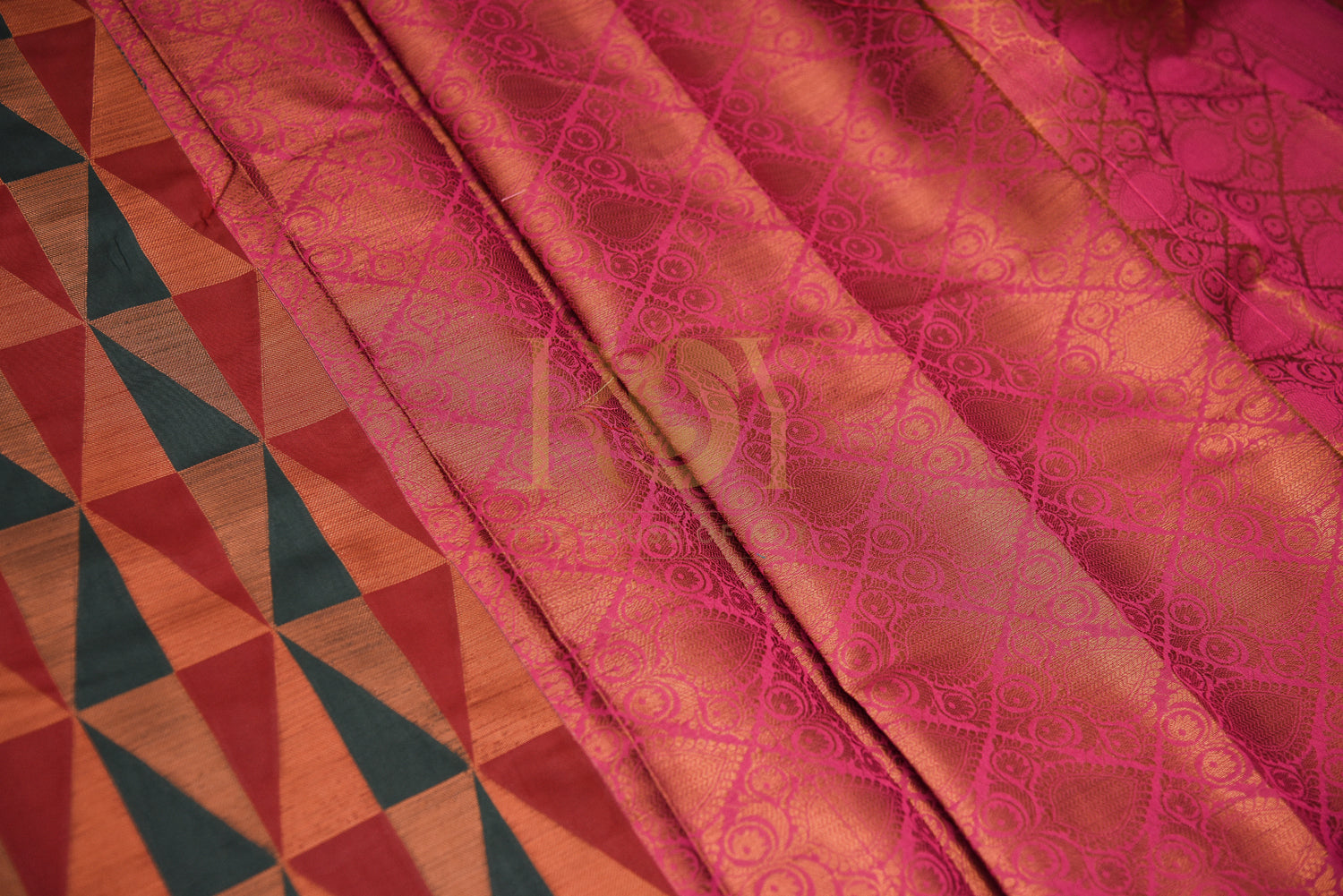 Mix Silk Cotton Saree With Geometric Pattern