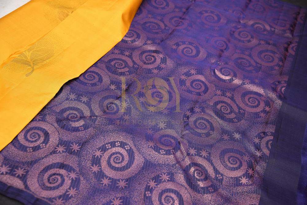 Borderless Pure Kanchipuram Silk Saree with Navy Blue Zari Pallu & Pink Leaf Motifs